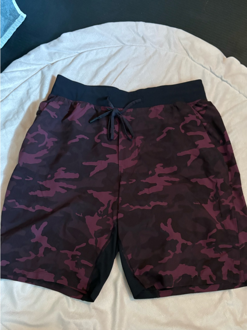 Lululemon men’s camo shorts